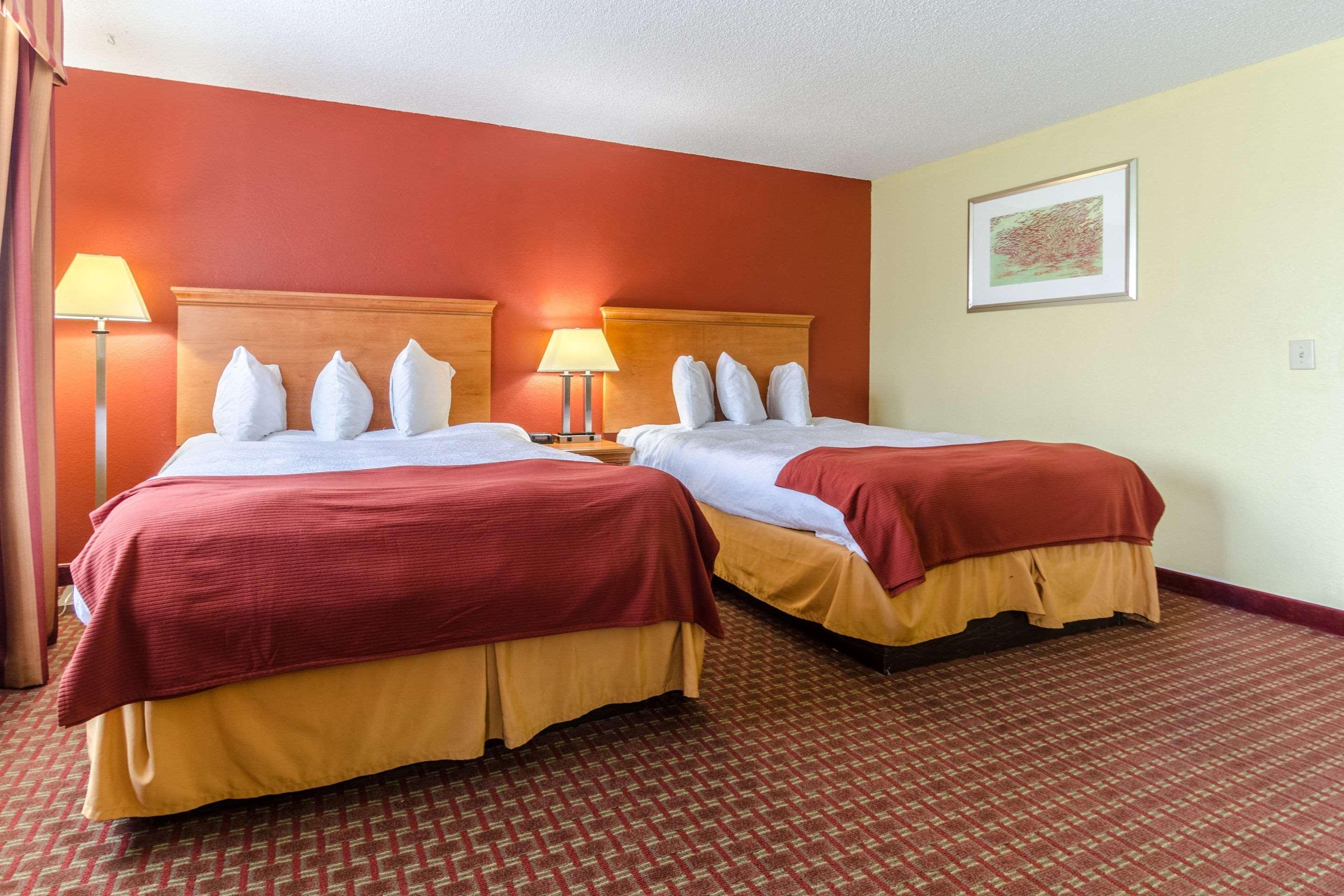 Rodeway Inn & Suites Jacksonville Near Camp Lejeune Екстер'єр фото