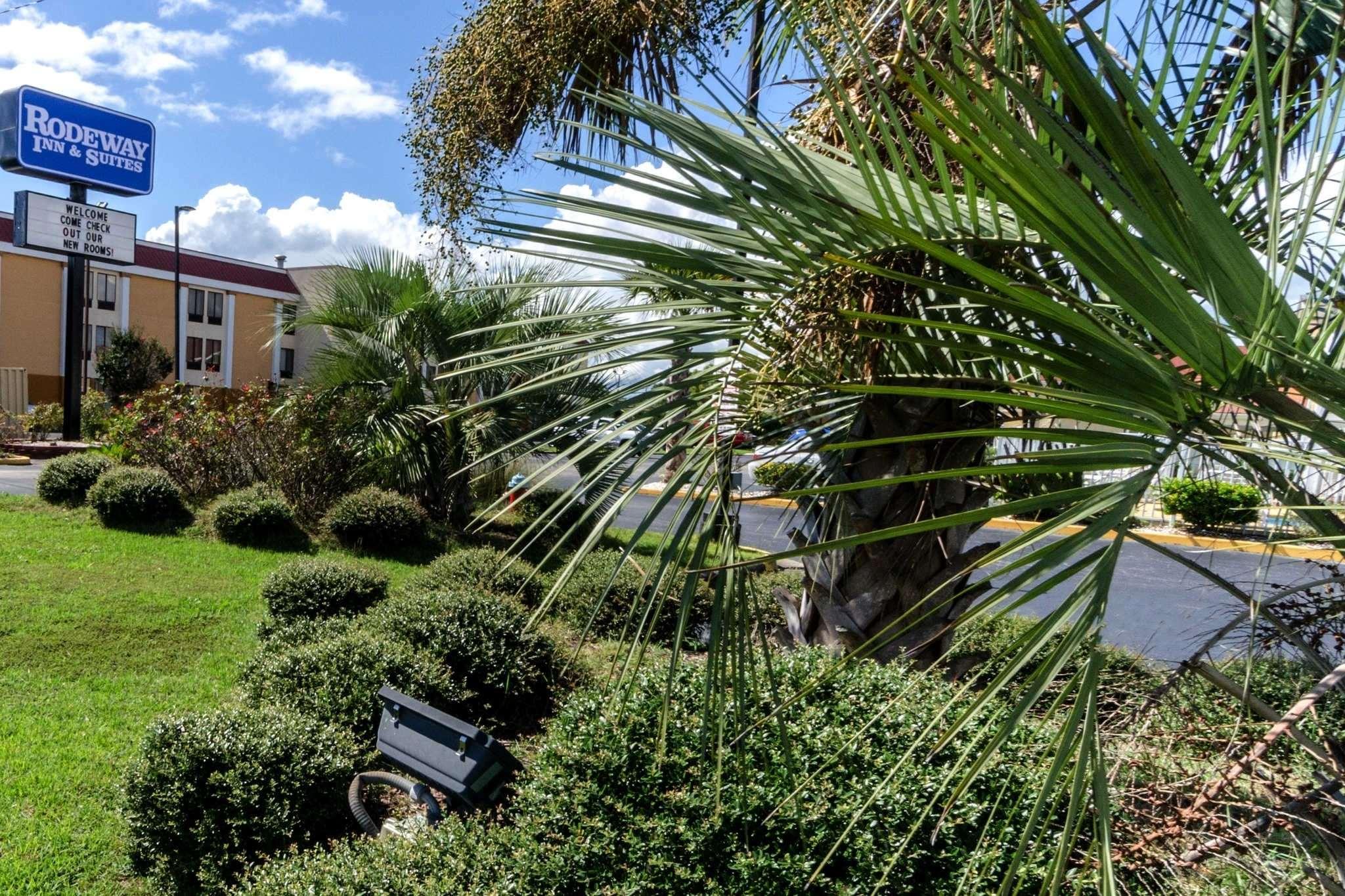 Rodeway Inn & Suites Jacksonville Near Camp Lejeune Екстер'єр фото