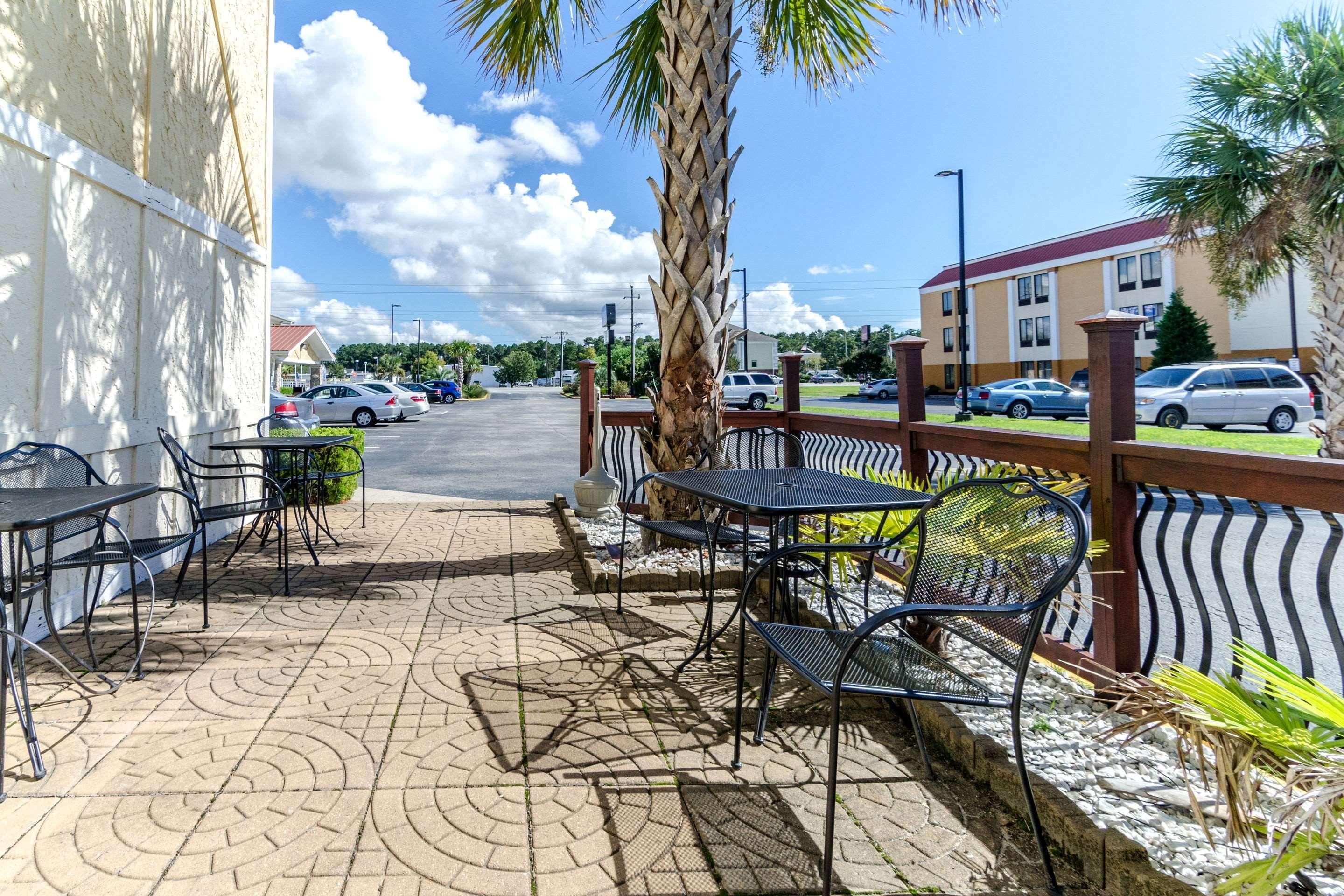 Rodeway Inn & Suites Jacksonville Near Camp Lejeune Екстер'єр фото